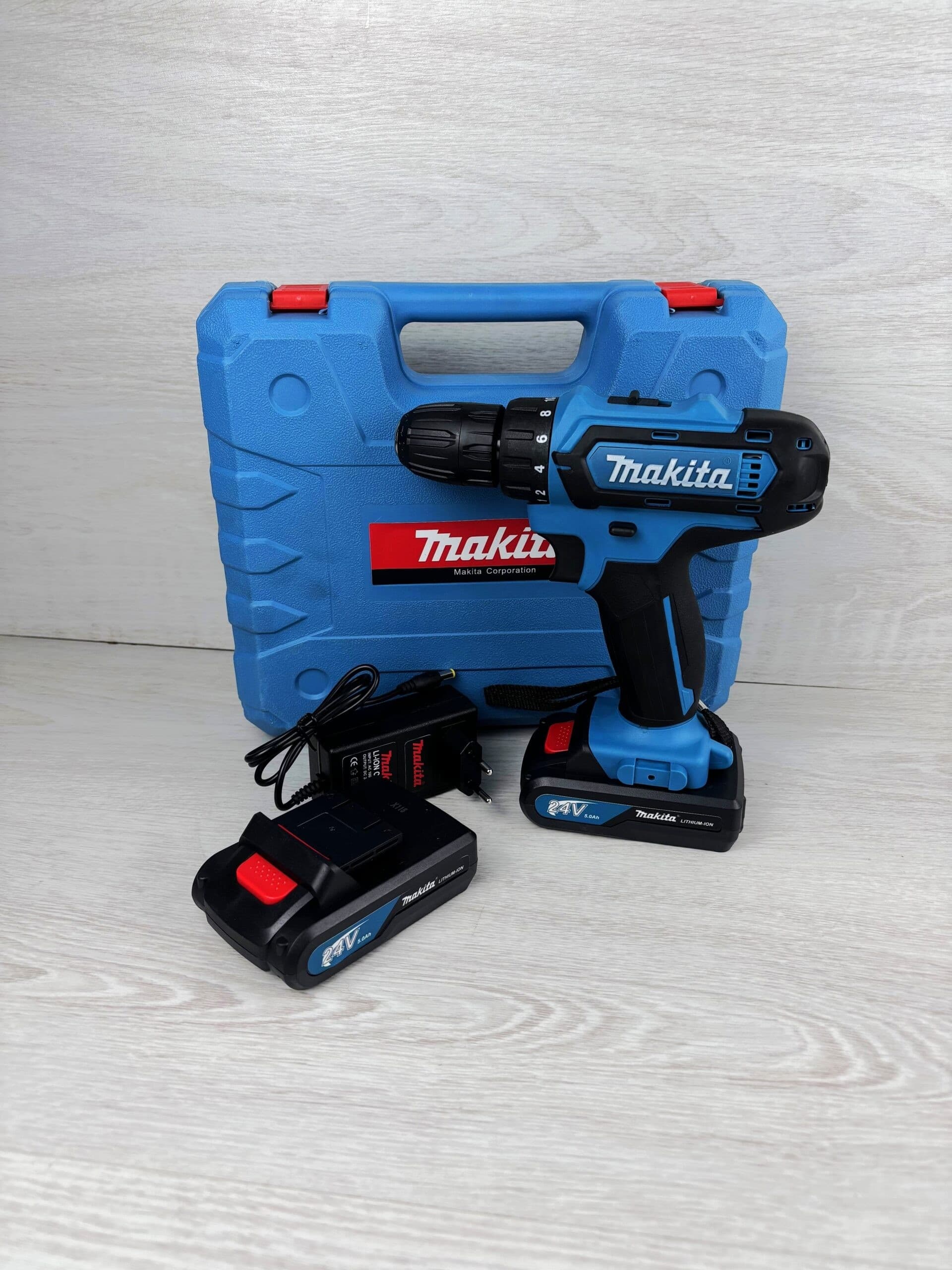 Шуруповерт makita 24v + набір 46 інструментів